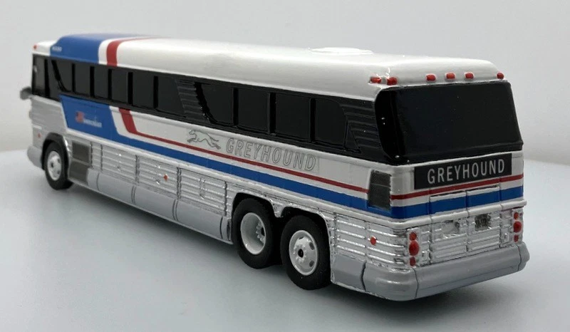 MCI MC-8 Coach: Greyhound AmeriCruiser 1:43 Hand-Built Scale Replica - Image 2 of 3
