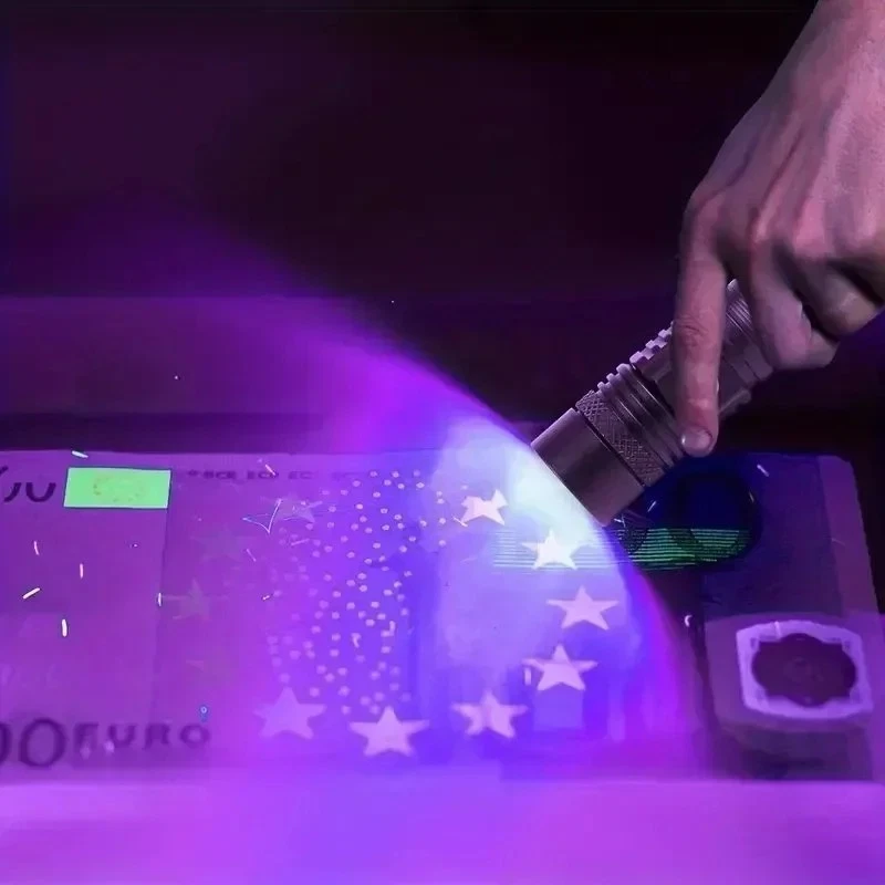 Linterna UV LED ultravioleta con zoom, mini detector de orina de mascotas de 365 - Imagen 2 de 4