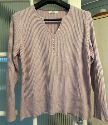 PULLOVER 16-18 WEICH LILA LANGARM V-AUSSCHNITT M&S MIT STRETCH
