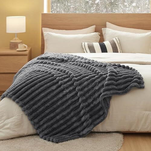 Wohndecke für Couch - superweiche Kuscheldecken Überwurf (50" x 60") dunkelgrau - Bild 5 von 7