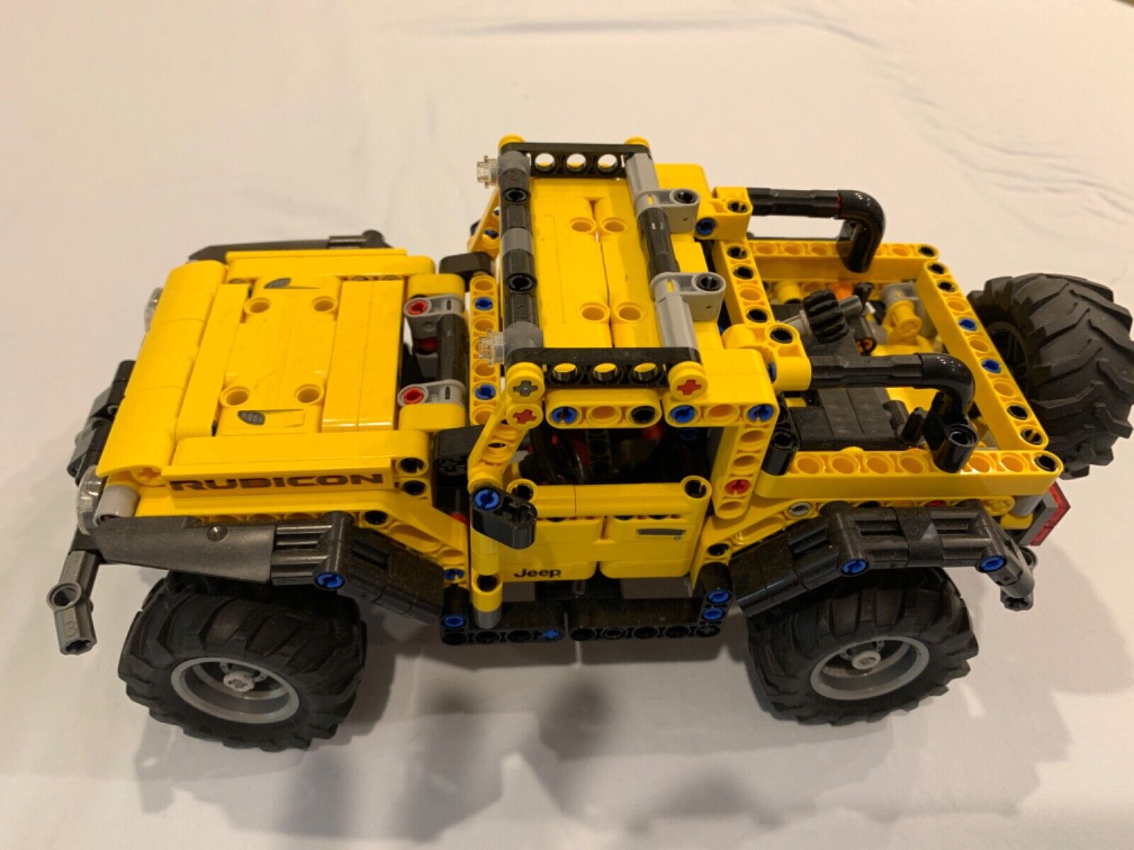 LEGO 42122 - TECHNIC: Jeep Wrangler Rubicon USED