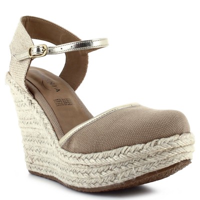 gold closed toe wedges