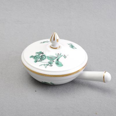 Meissen Butterpfännchen mit Deckel, Blumen kupfergrün, Pfeifferzeit 1.Wahl