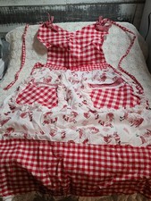 KITCHEN APRON w/POCKETS made wROOSTERS/Red Gingham And Lace Trims