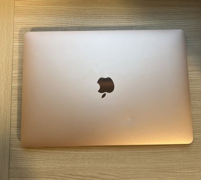 2019 Apple MacBook Air 13.3'' i5 1.6GHz 8GB RAM 128GB SSD Rose Gold A1932