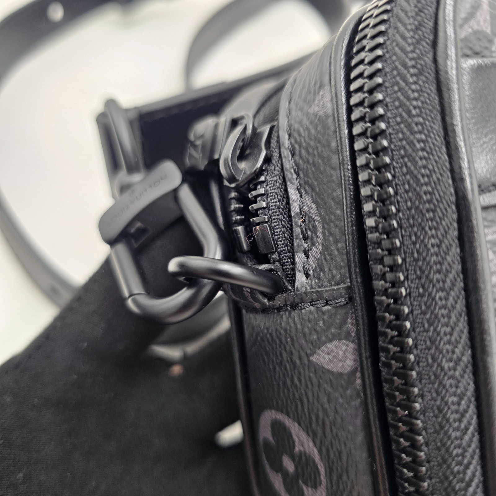 Louis Vuitton Monogram Eclipse Alpha Messenger ( … - image 10