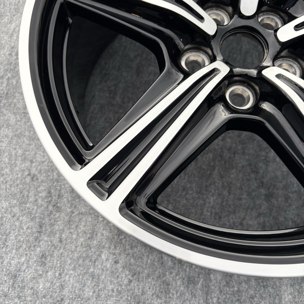 SINGLE 18 INCH WHEEL/RIM FORD MUSTANG 2024-2026 OEM BLACK MACHINED