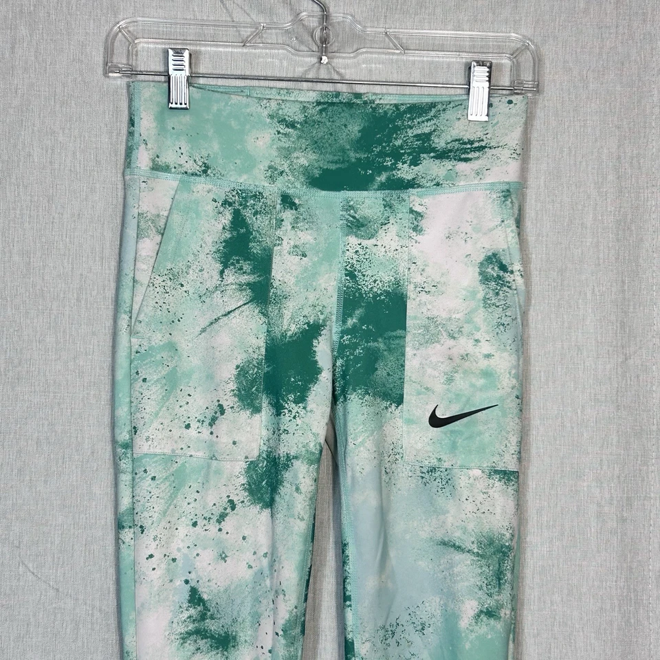 Nike Leggings Niñas Talla Grande Verde Tie Dye Calce Apretado Bolsillos al Tobillo Dri Fit (T) Foto 2 de 4