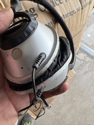 Bose TP-1A TriPort Around-Ear Headphones Silver/Black – UNTESTED