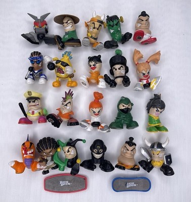 Tech Deck Dudes Mixed Lot of 21 Vintage Figures & 3 Boards Early 2000's Read