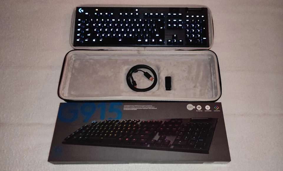 Logitech G915 LIGHTSPEED US QWERTY Tactile Gaming Keyboard + CASE + Accessories - Image 2 of 4