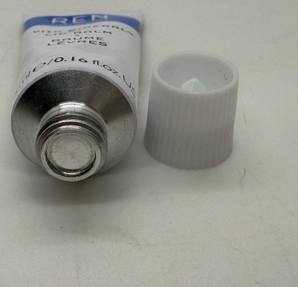 REN CLEAN SKINCARE Evercalm Barrier Support Antioxidante Hidratante y Bálsamo Labial Foto 4 de 4