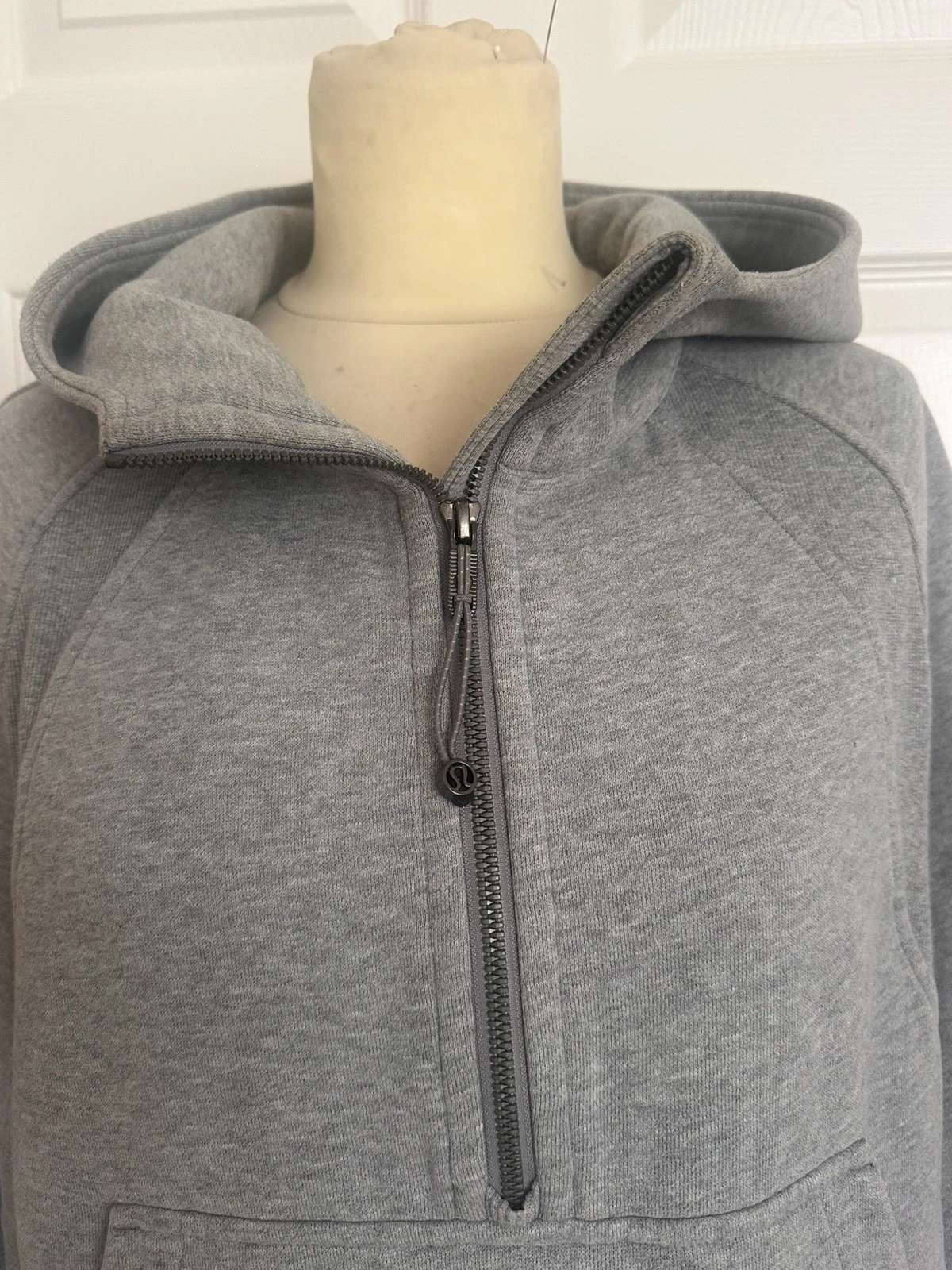 Lululemon size M/L Yoga Cropped Hoodie grey Athletic Cotton Workout Gym
Opens in a new window or tab