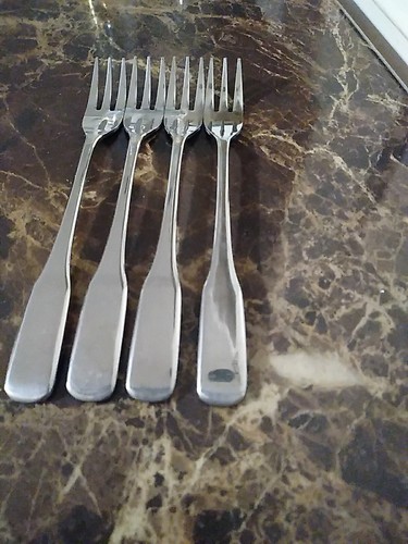 The Cellar Cocktail Seafood Forks CLF5 Lot Of 4 Stainless Steel Flatware - Picture 4 of 5