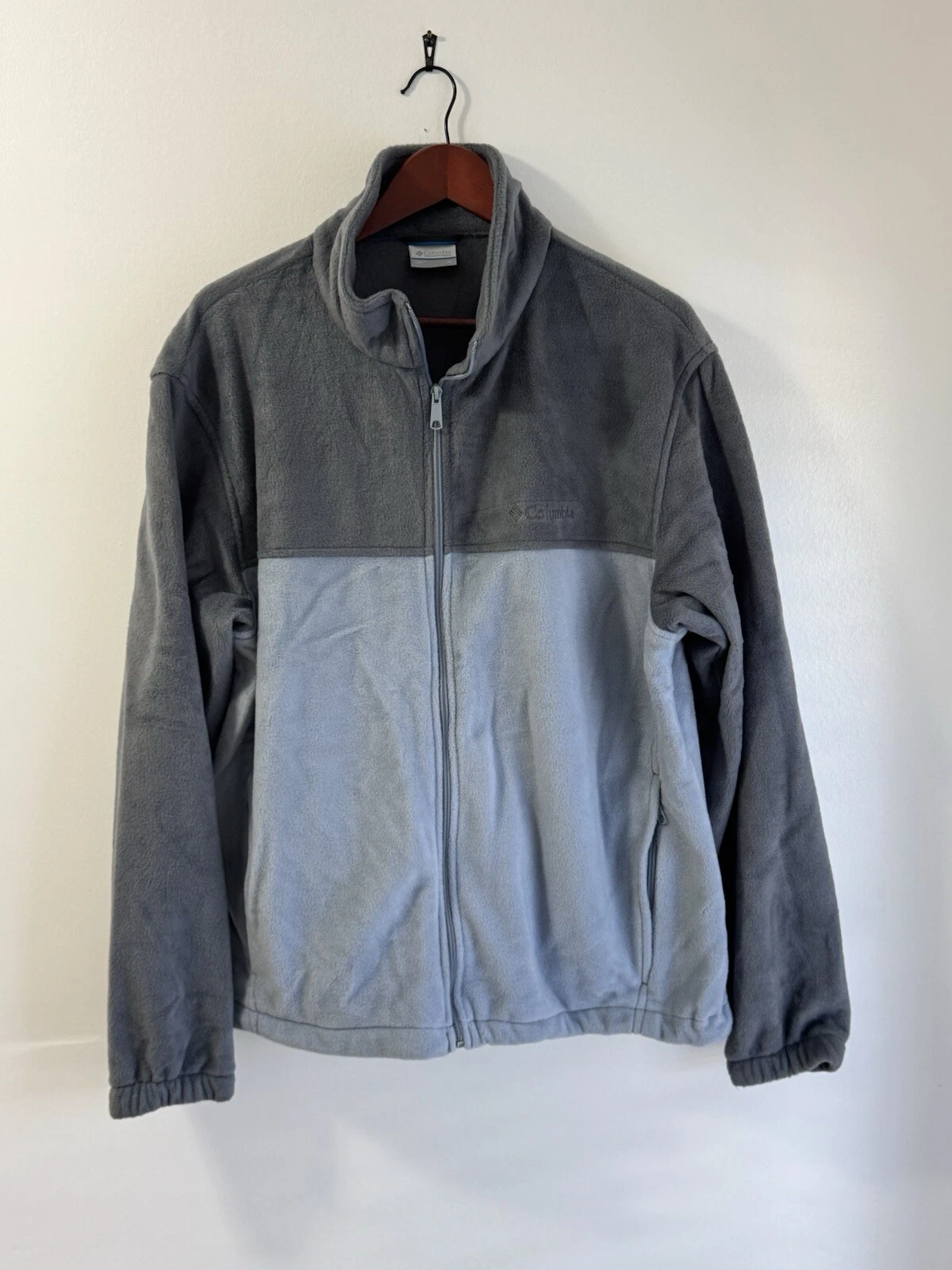 Columbia Fleece Jacket, two tone light gray/dark gray, size XL,good condition