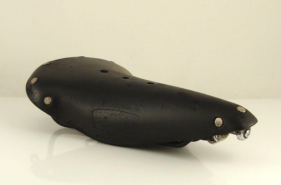 Vintage 1960s 70s BROOKS Professional B17 ? Leather Saddle Black