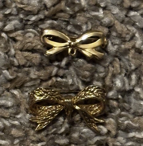 Vintage Ribbon Bow Brooch Pins, Textured Costume Jewelry, Set of 2 Gold Tone
