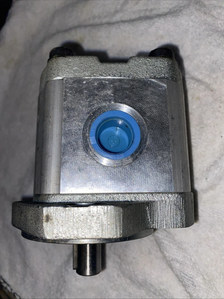 REXROTH 9-510-290-025 EXTERNAL HYDRAULIC GEAR PUMP 14W06-7362 P 1376542–036 - Image 3 of 4