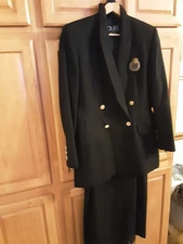Vtg Laurel By Escada Women's Size 38 Blazer and size 40 Skirt Suit Set Navy