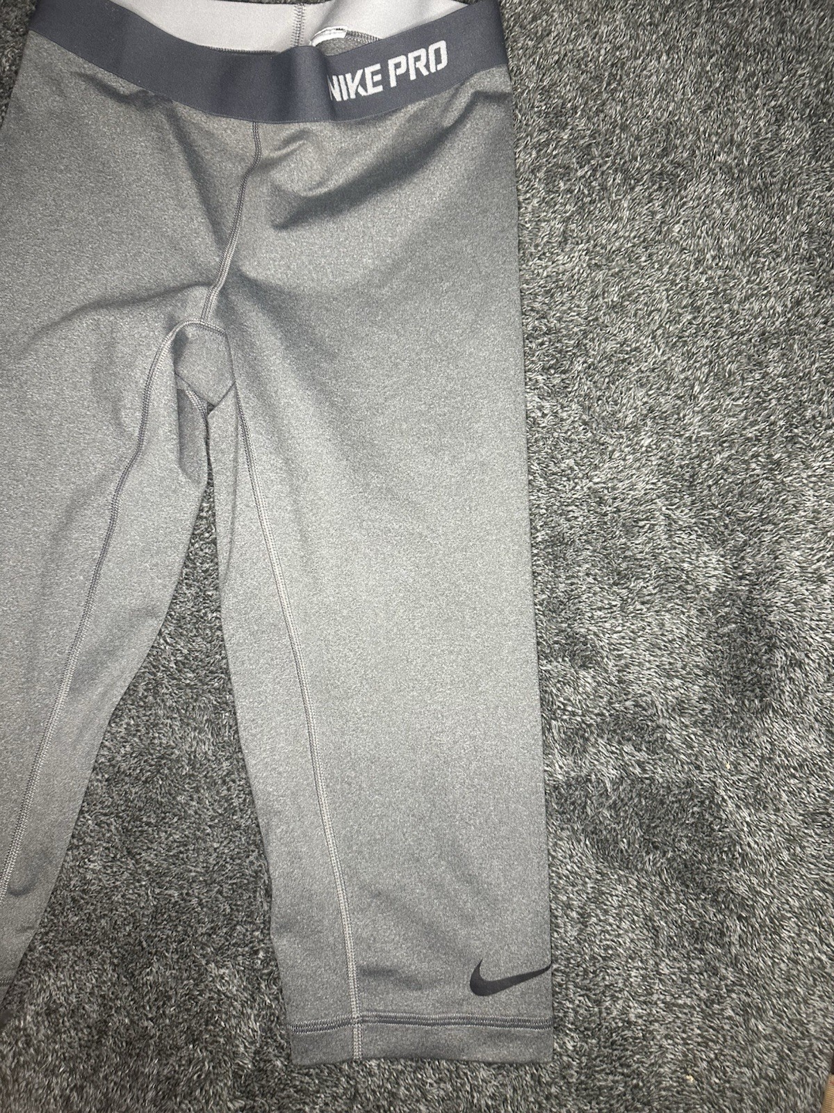 Nike Pro Womens Medium Dri-FIT Capri Compression Leggings Gray Cropped Training image 4