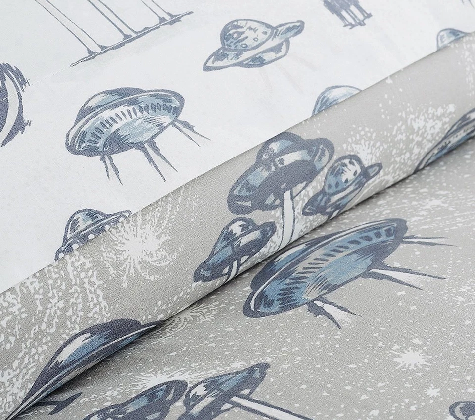 Pottery barn Kids Space Ship Glow-in-the-Dark 4 Pc Sheet Set Full Size - Image 2 of 4