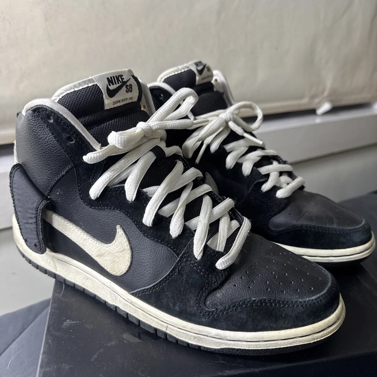 Nike Dunk High SB Venom Sneakers Mens Size 11 Black White 2009 Lot 305050-016 Dunk High Pro SB  main image 4
