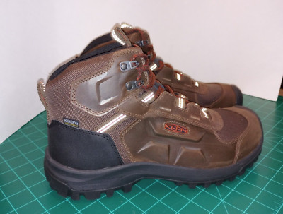 NIB Keen Basin Ridge Mens 10 Waterproof Hiking Boot Brown w/ Red trim Reflectv