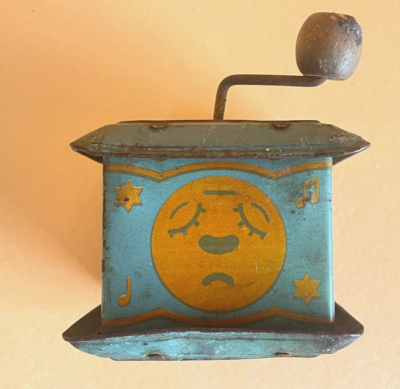 Jouet Ancien Boîte à Musique Moulin En Tôle Lithographiée - Les 4 Lunes - État D'usage