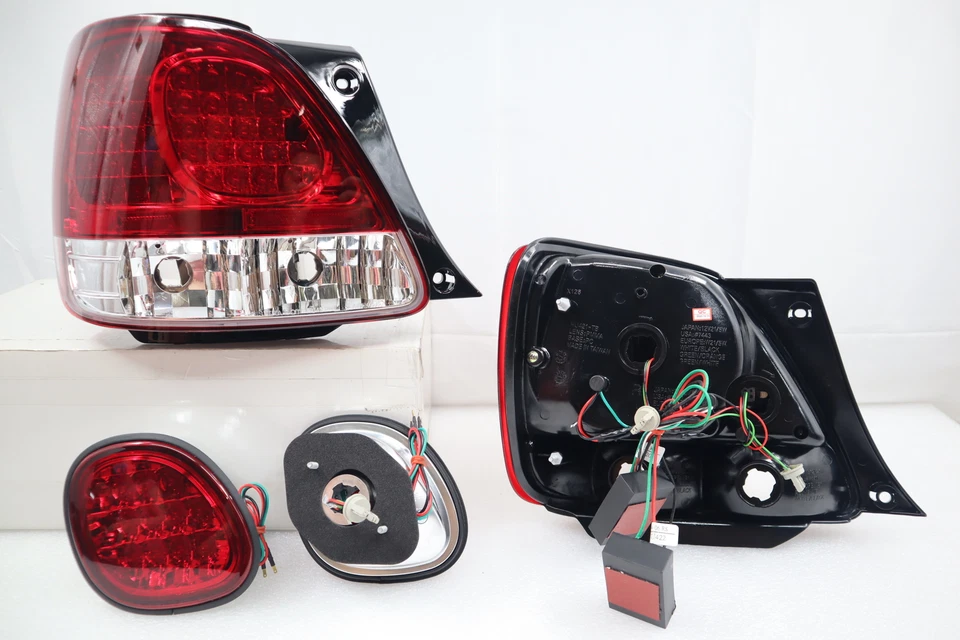 Coppia luci LED coda posteriore + lucernario rosso/chiaro Fit~98~05~Lexus GS300 GS400 GS430 - Immagine 3 di 4