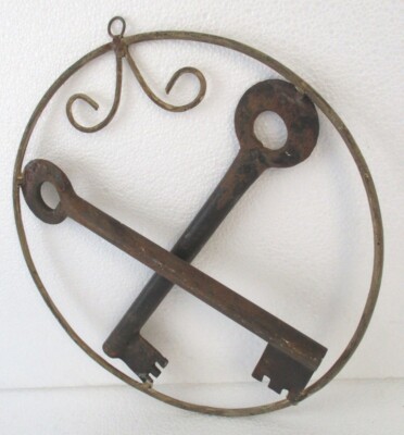 ANTIQUE LOCKSMITH TRADE STORE DISPLAY ADVERTISEMENT SIGN '' TWO LARGE KEYS