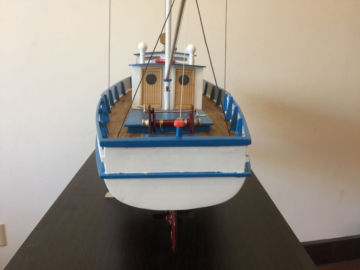 Naxos fishing vessels Scale 1/24 665mm 25.8 Naxos fishing vessels Scale 1/24 665mm 25.8