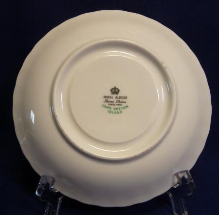 ROYAL ALBERT ENGLAND CUP&SAUCER BONE CHINA CAPE BRETON ISLAND GOLD TRIM - Picture 4 of 8