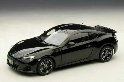 Articoli di modellismo statico scala 1:18 per Subaru