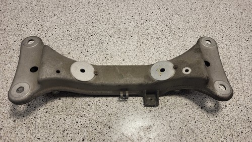 BMW E91 320i, Getriebeträger, 22316778059