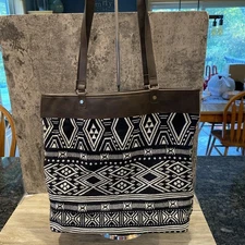 Thirty One Jewell Tote Bag  Tribal Rio Woven Tote Bag reversible