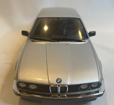 Minichamps 1982 BMW 323i E30 Silver Color 1:18 | eBay Minichamps 1982 BMW 323i E30 Silver Color 1:18 | eBay