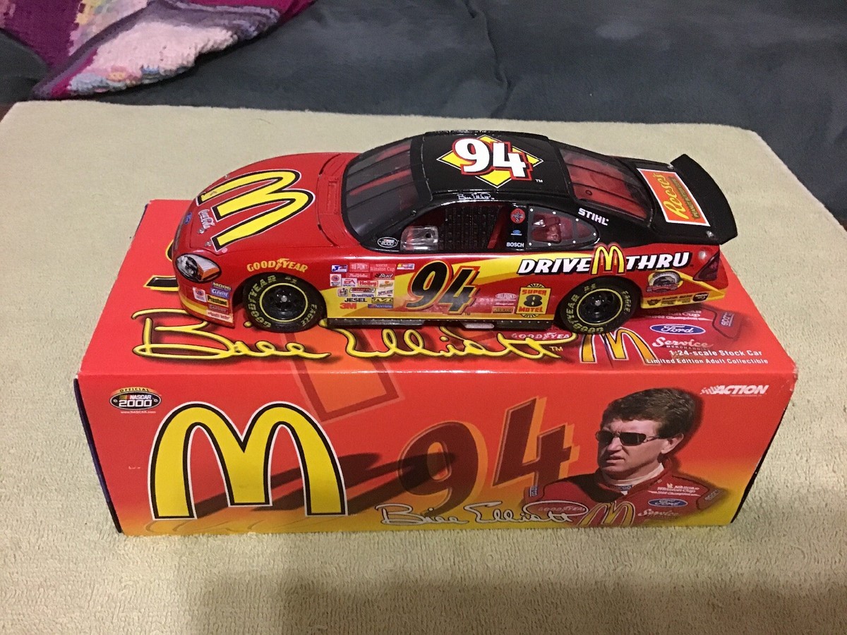 Revell 2000 McDonald's フォード　トーラス NASCAR Bill Elliott #94 McDonald's 2000 Ford Taurus NASCAR 2000 Revell 1