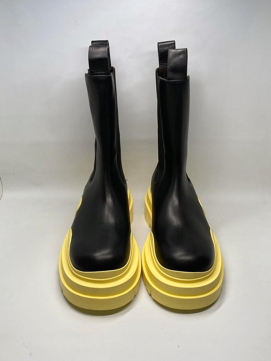Bottega Veneta Contrast-Sole Leather Tire Men’s Chelsea Boots size 43/us size 10 Bottega Veneta Black Leather Tire Chelsea Boots Size 41  main image 4