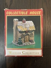 Collectible House Windsor Collection Table Top Christmas House.