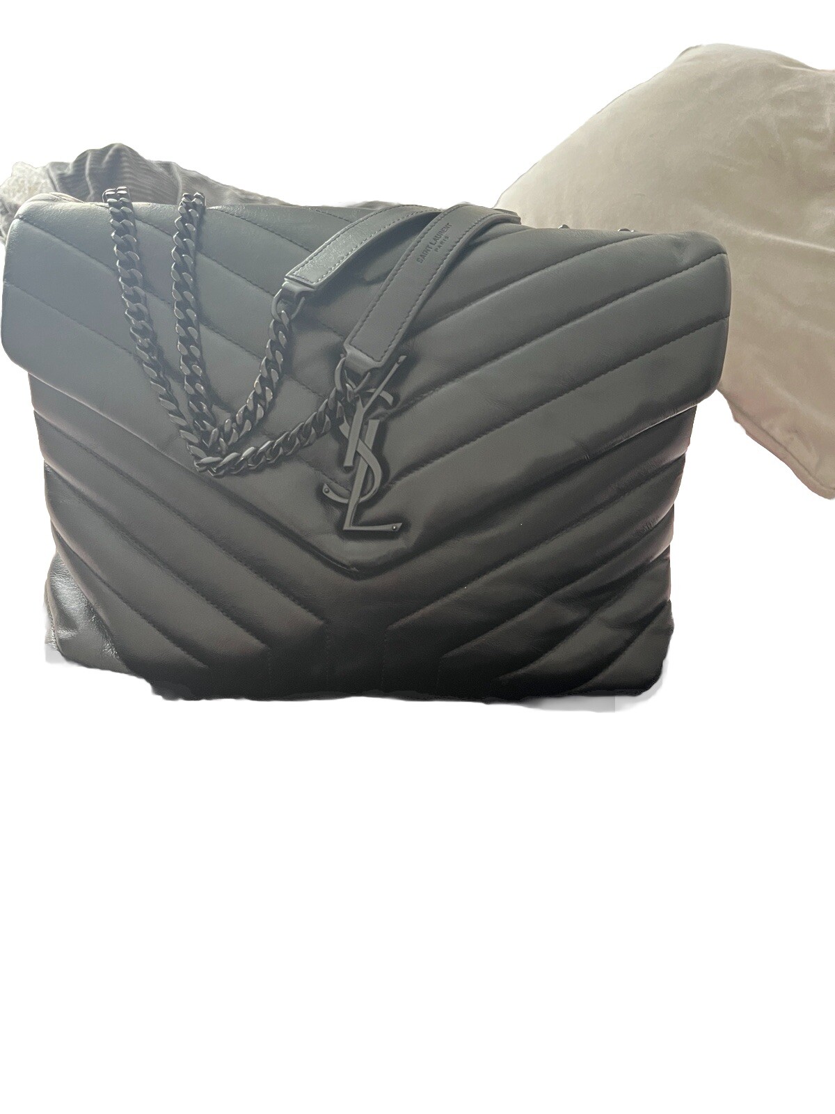 Yves Saint Laurent lou borsa media