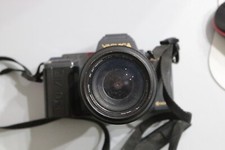 YASHICA 230 AF ZOOM 35-105MM MACRO f3,5-4,5