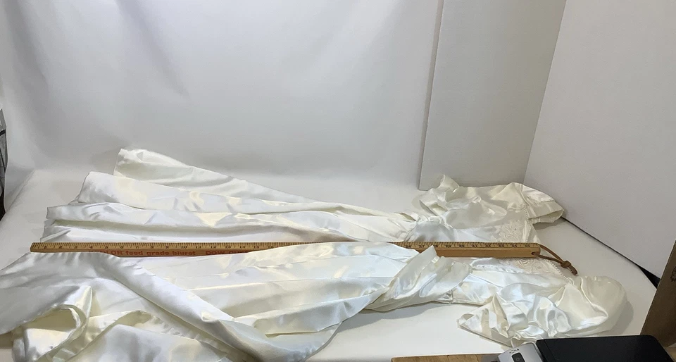 1990s Girl Off White Satin Puffy Sleeve Long Special Occasion Dress Size S ** - Image 3 of 4