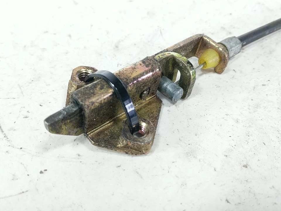 Soporte de montaje de pestillo de asiento Kawasaki Z1000 06 TRSH DV Foto 4 de 4