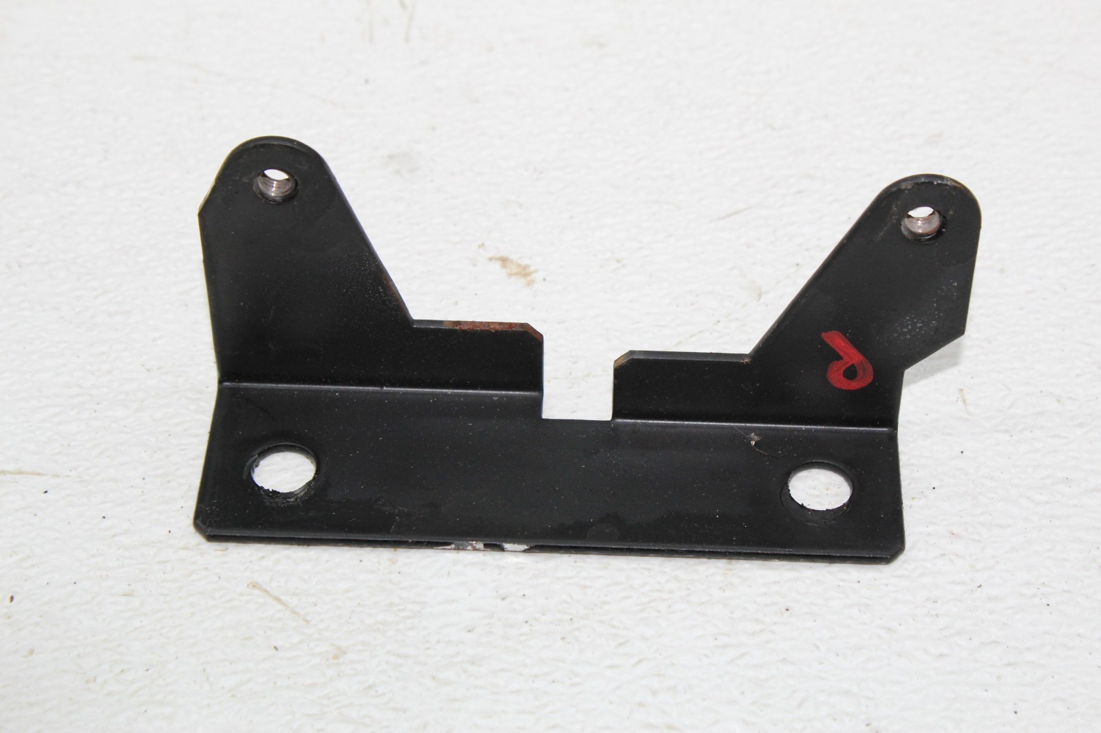 99-01 FERRARI 456 M RIGHT PASSENGER DOOR MOUNT BRACKET