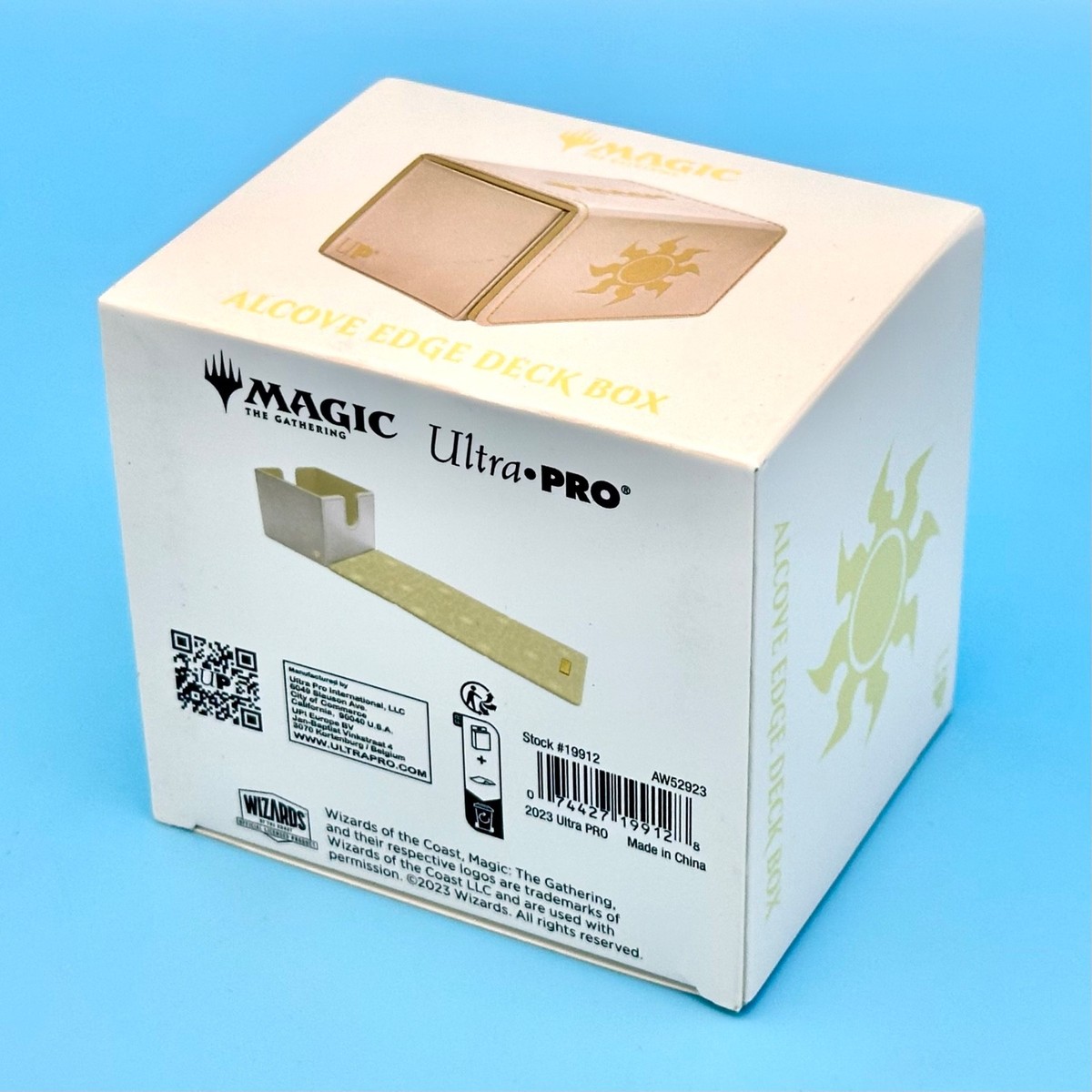Ultra Pro Mana 8 Alcove Edge Deck Box (100 Cards) Plains Magic The