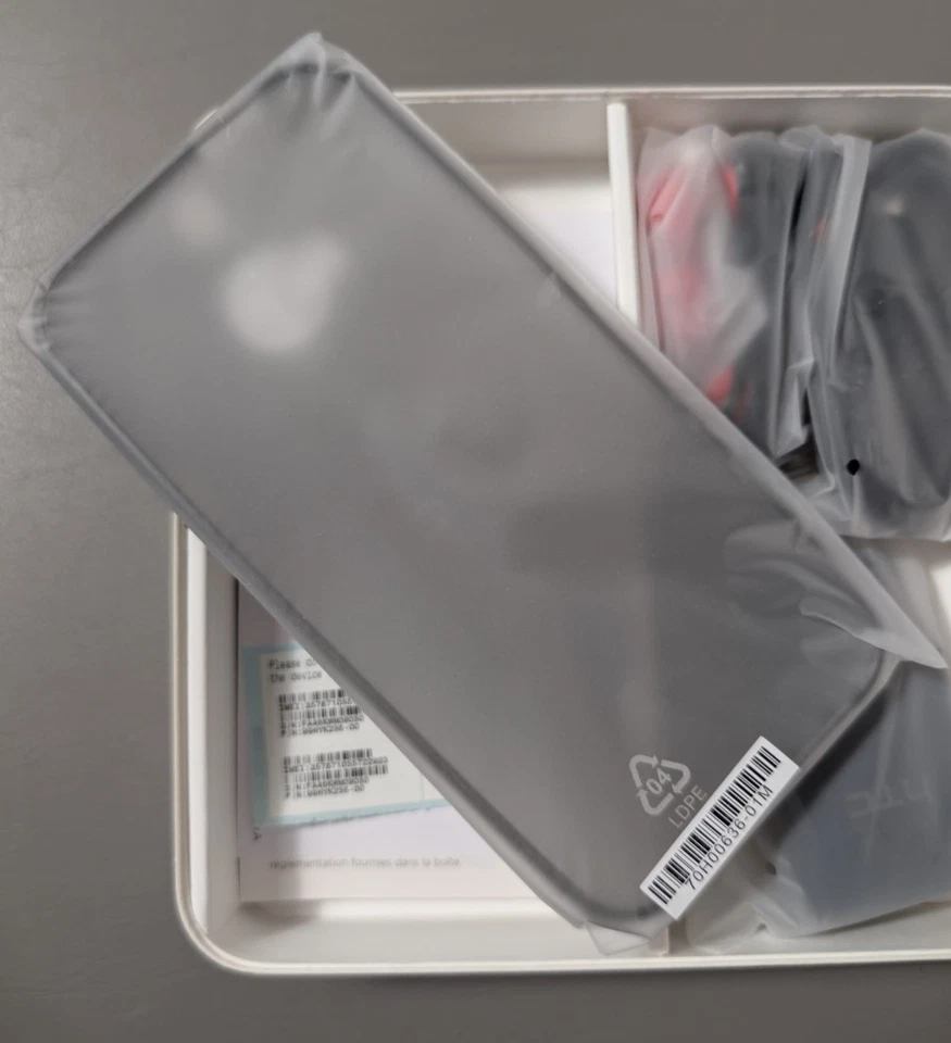 HTC One M8 16GB Rot/Red Smartphone /Handy mit OVP Unbenutzt! - Bild 4 von 4