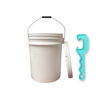 Lee Fisher Sports 5 Gallon Bucket with Bucket Opener Tool
