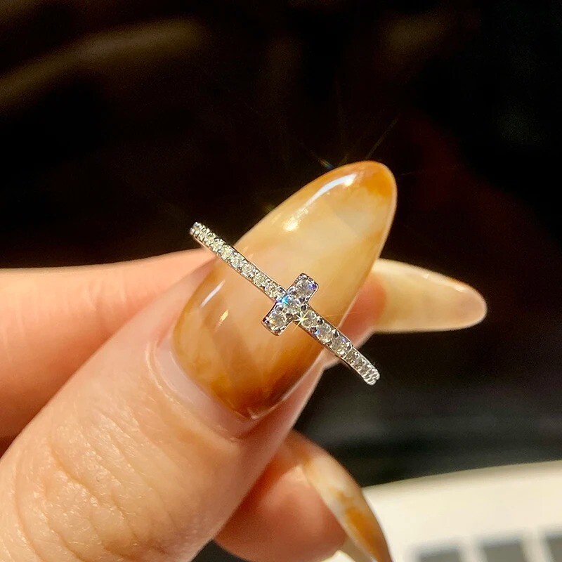 T-Shaped D VVS1 Round Moissanite Engagement Ring Bridesmaid Gift-image