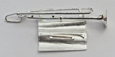 Richard Frey Musikerschmuck Anhänger Posaune mit Fahne 925er Silber