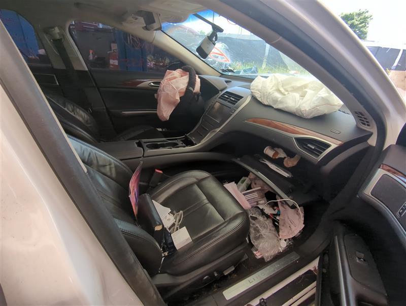 2014 Lincoln MKZ Rear Left Door White OEM Used 99000 Miles K56855